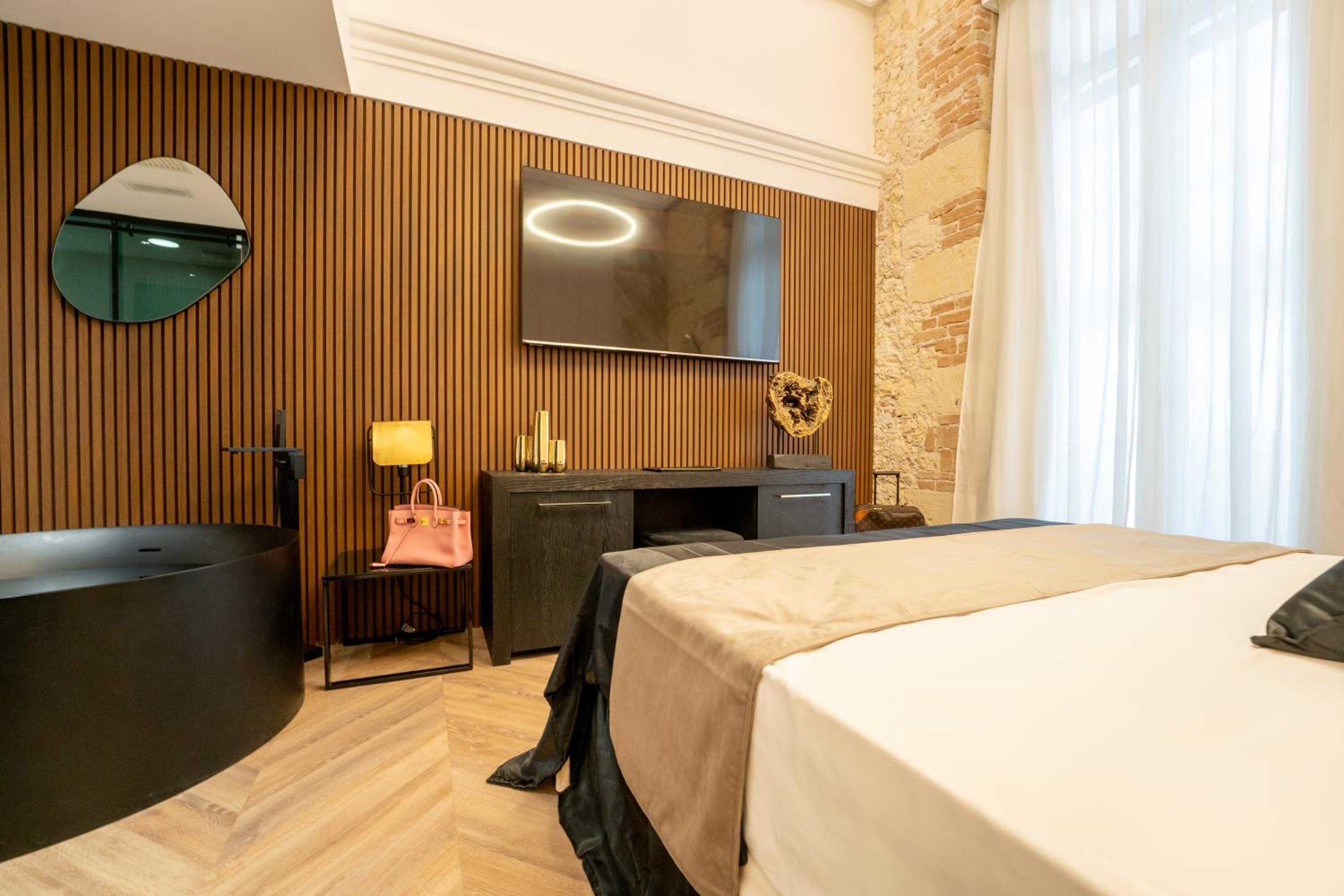Nero Luxury Suites en Cagliari — hotel room