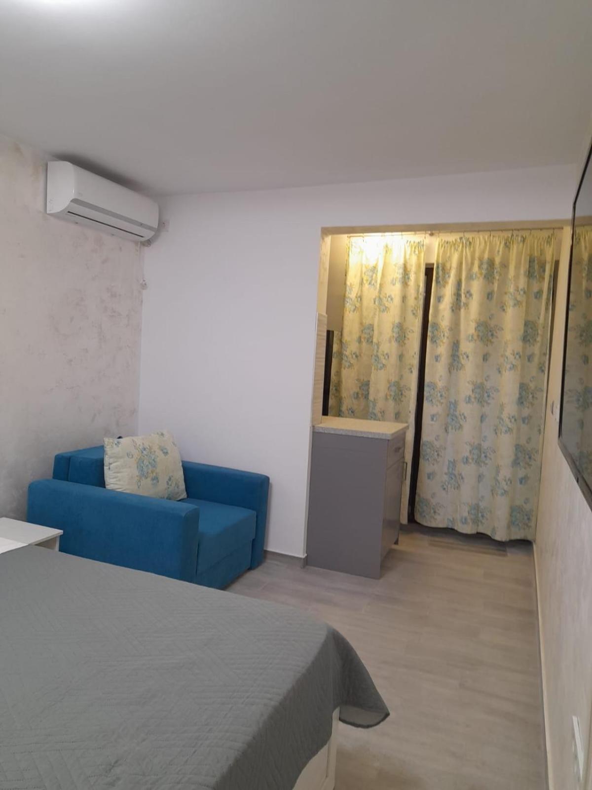 Garsonieră Complex Alfa&Beta Saturn la parter cu terasă view 4