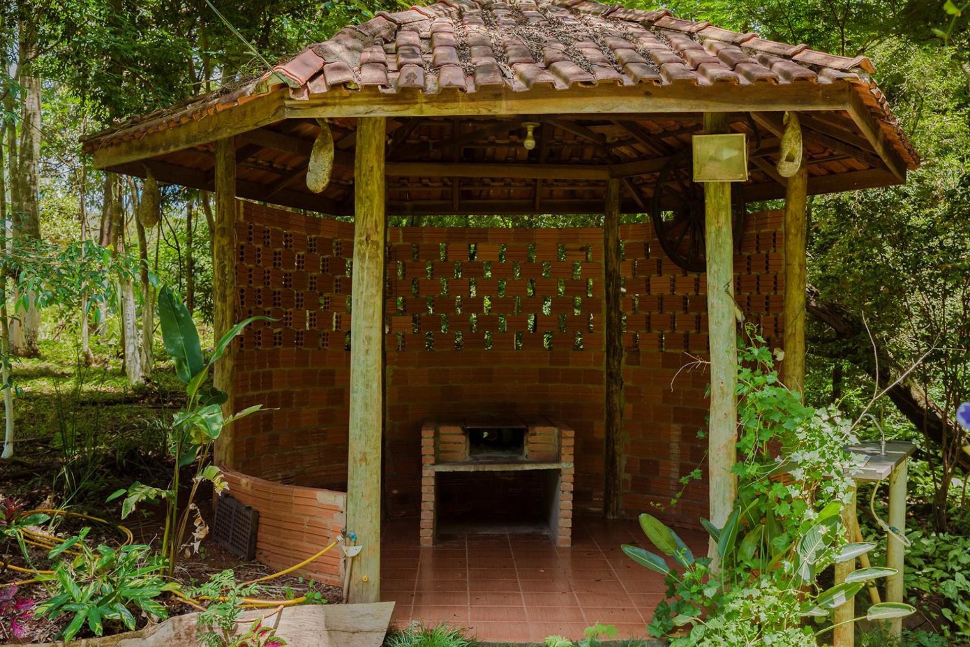 Casa de Campo com Piscina e lazer em Cascavel PR