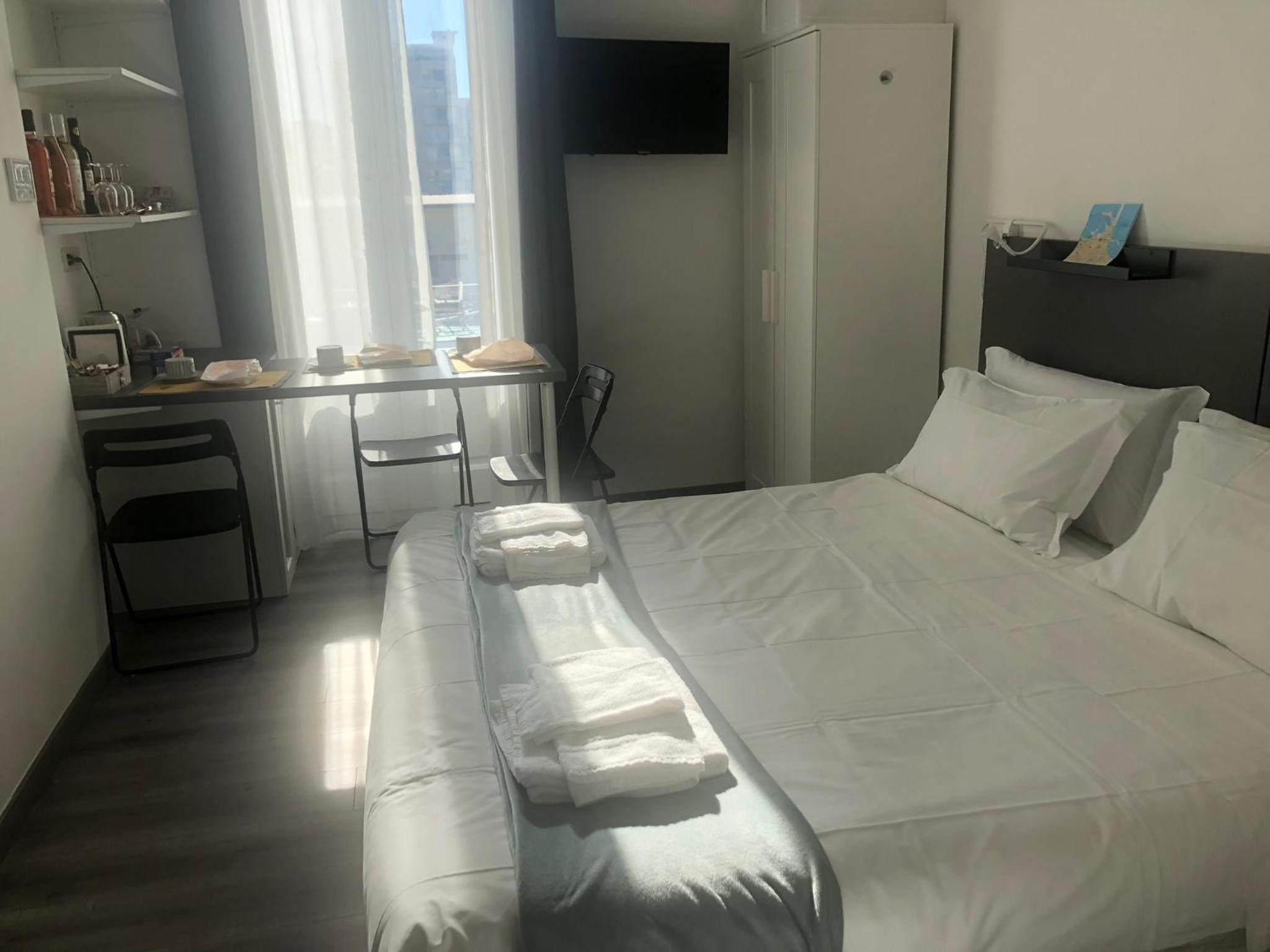 hotel room