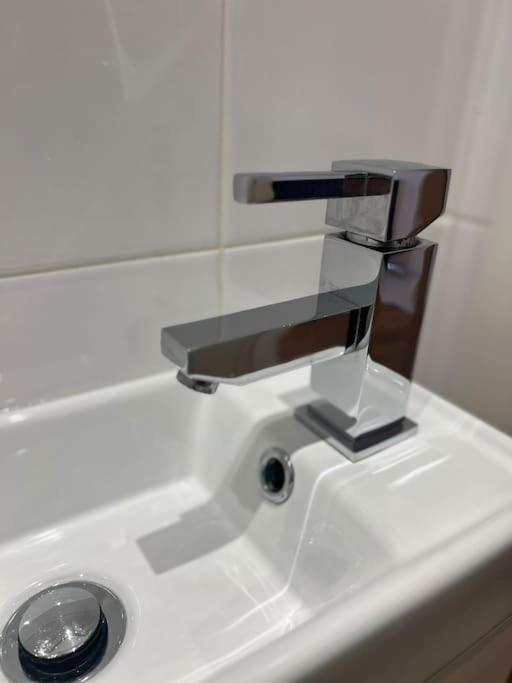 HU1 Stylish Cozy Central Apartment WIFI H3
