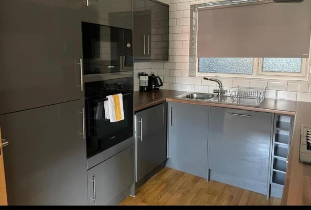 HU1 Stylish Cozy Central Apartment WIFI H3