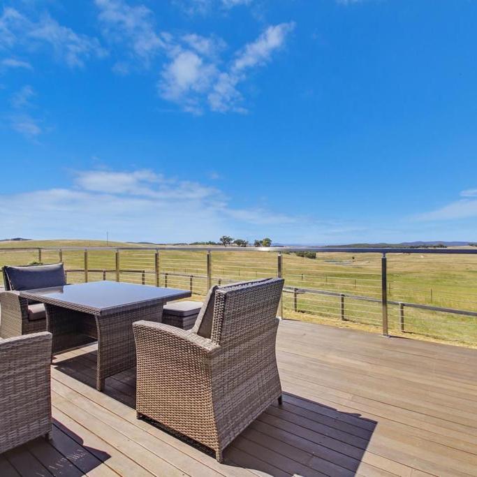 GOULBURN ALPACA FARM STAY