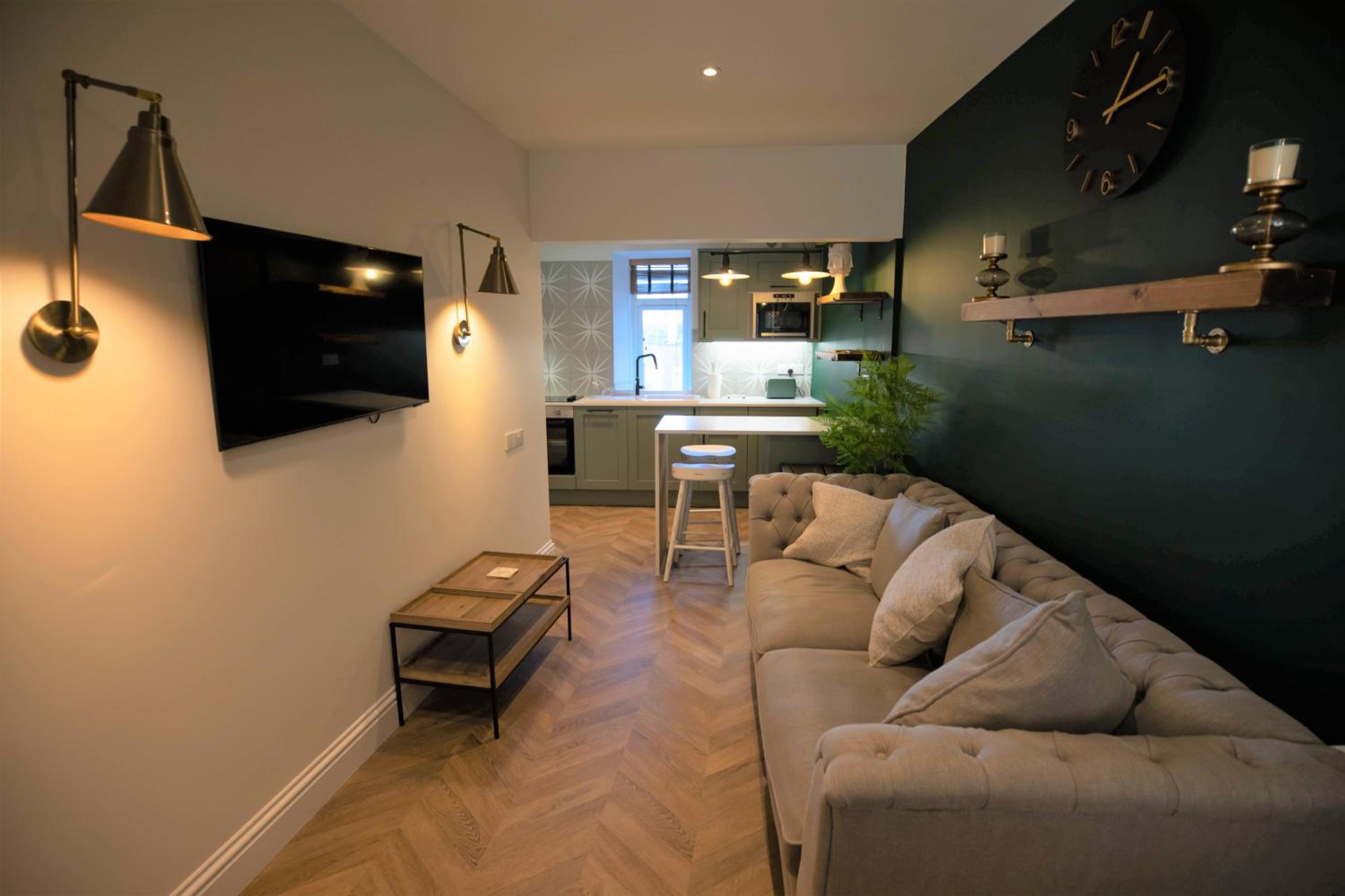 Ridley's Place modern one-bedroom seaside apartment