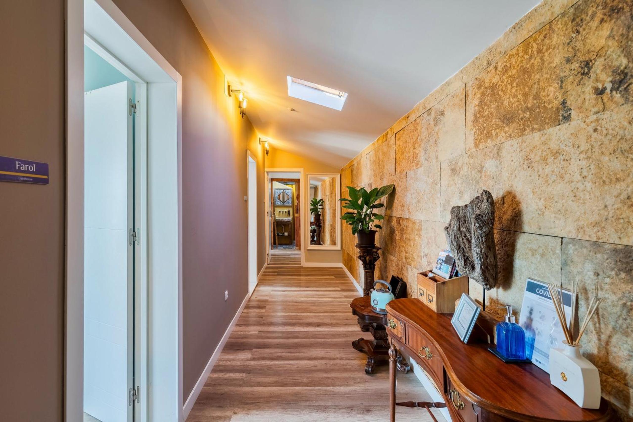 Marina Blue - Apartments & Suites view 4