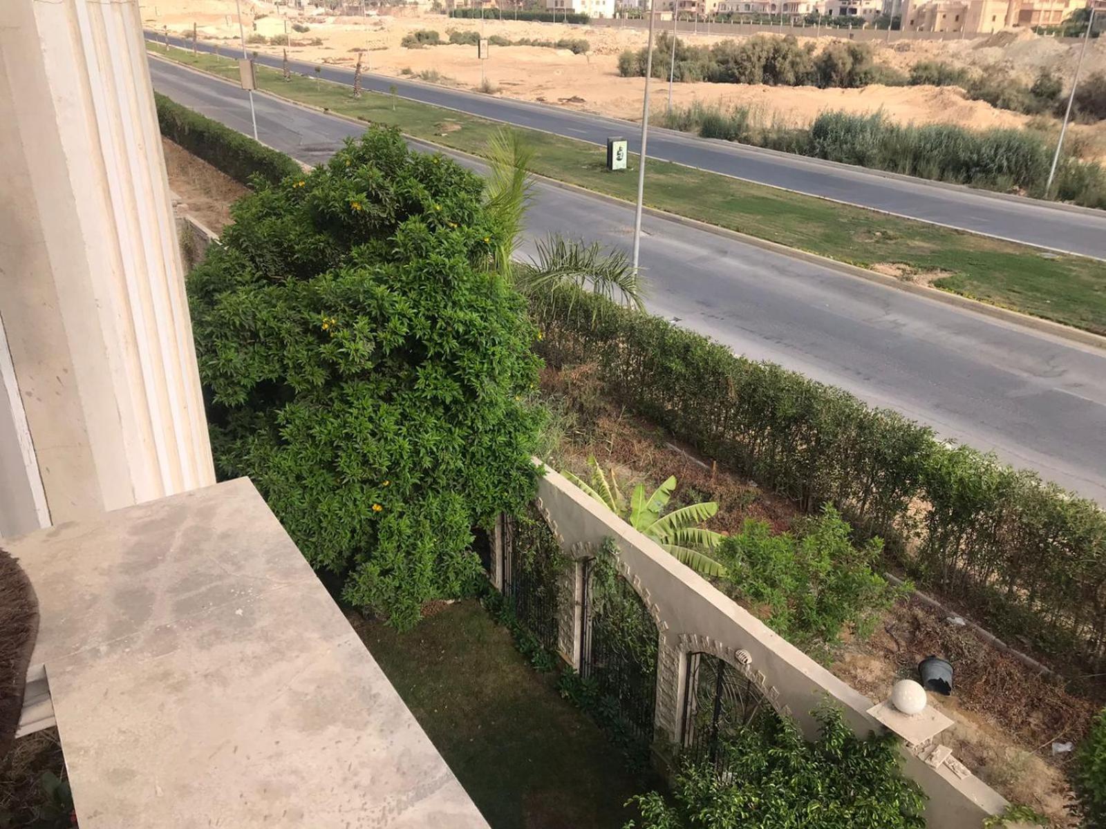 fancy 3 bedrooms apartment for rent in a sheikh zayed compound view 5