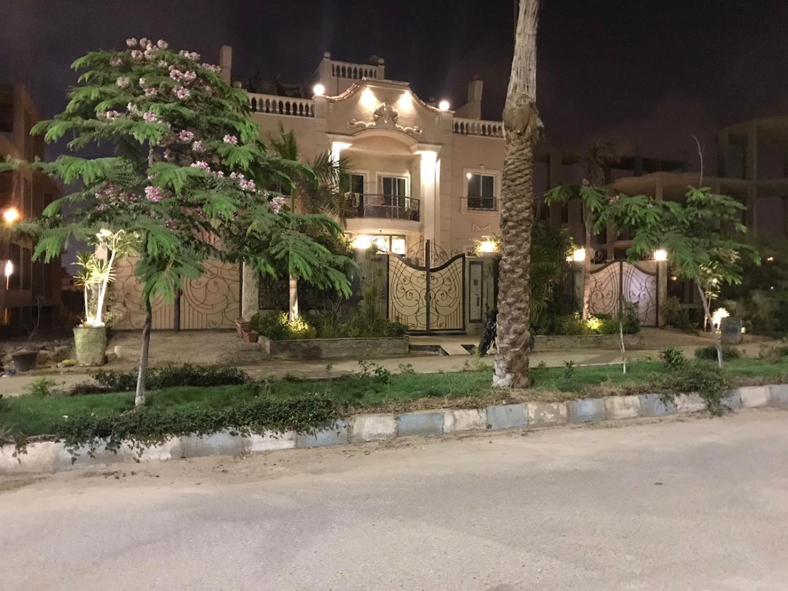 fancy 3 bedrooms apartment for rent in a sheikh zayed compound view 4