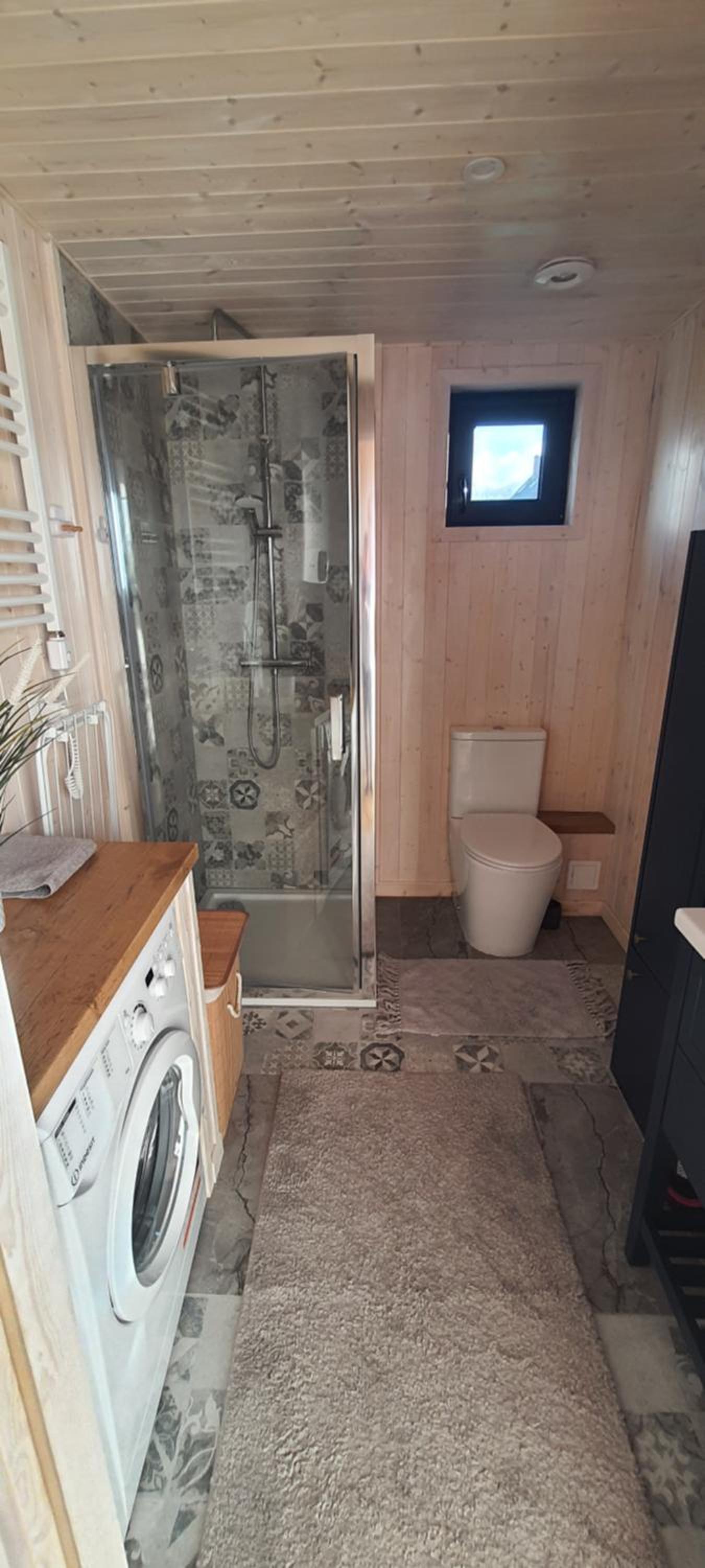 Domek Mazurski całoroczny nad jeziorem z sauną i Jacuzzi SPA