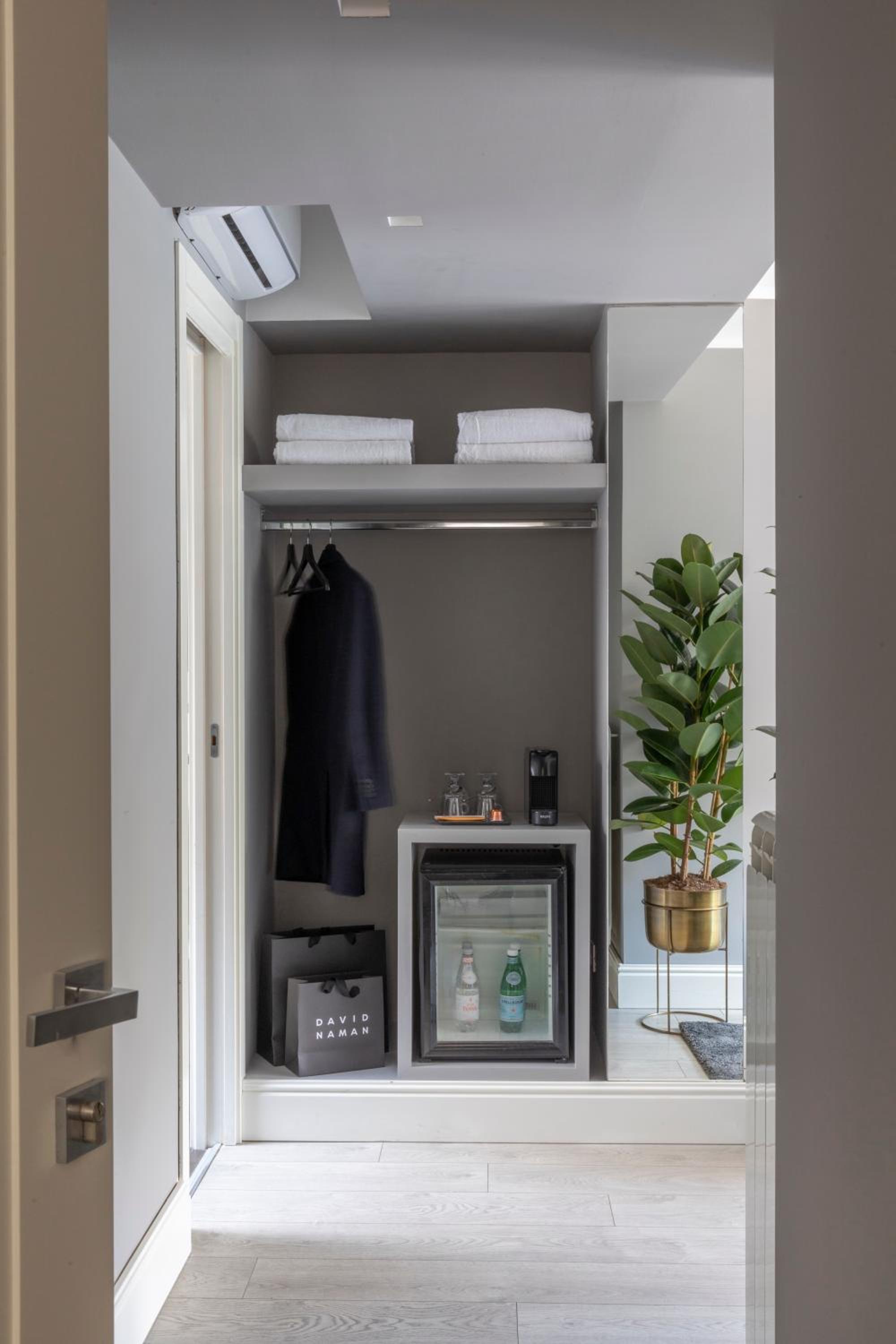 NAMAN HOTELLERIE - Spagna