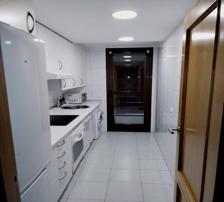 Aeropuerto Ifema Wanda CR en Madrid — kitchen