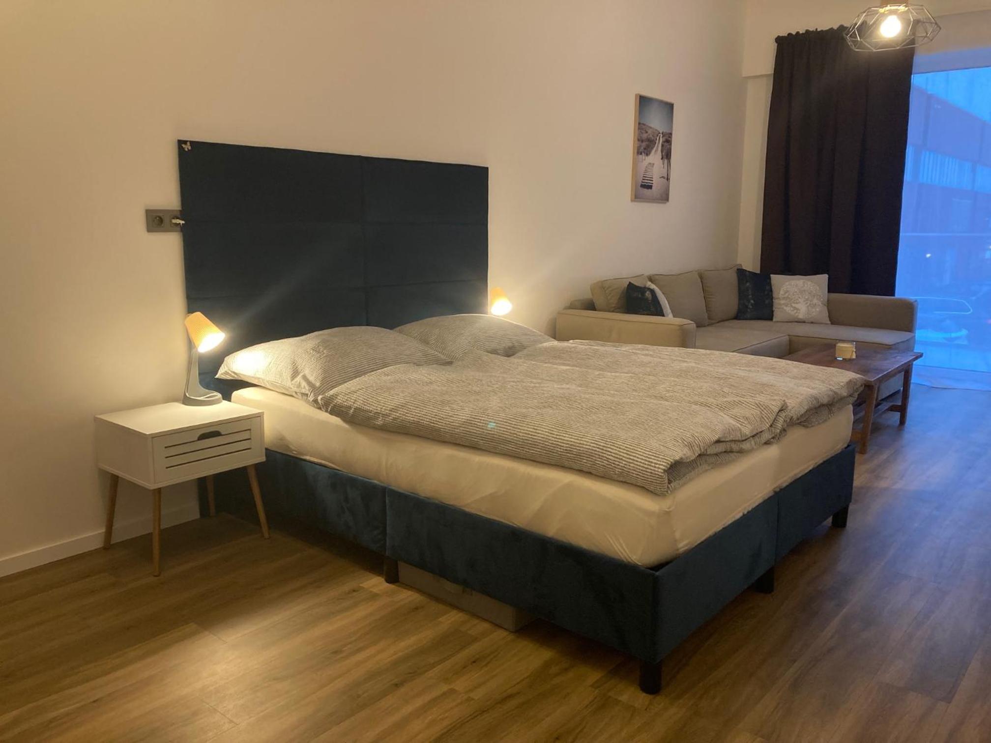 Komfortný apartmán A407 v centre NR - Parkovanie zdarma - Bez kuchyne