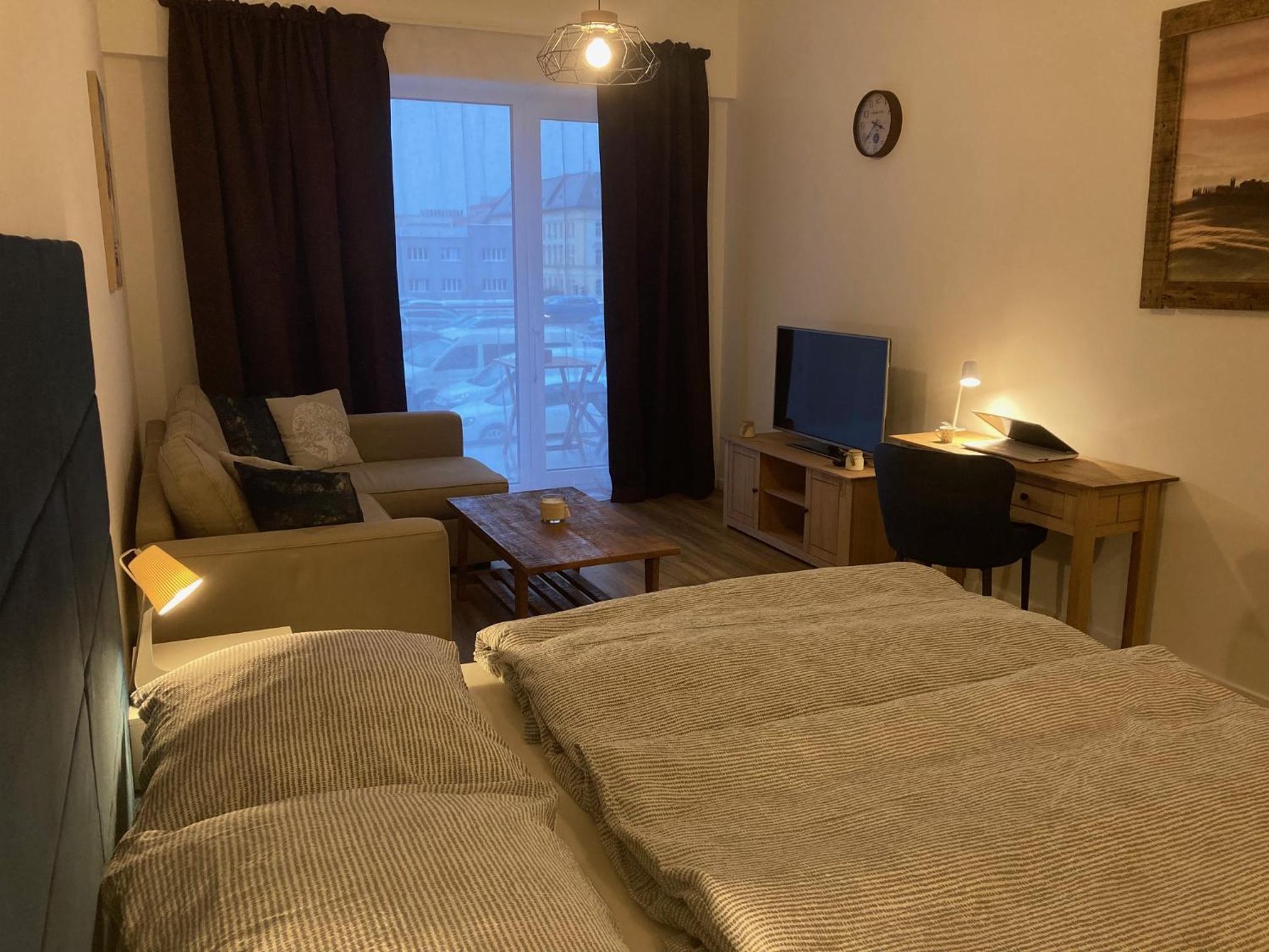 Komfortný apartmán A407 v centre NR - Parkovanie zdarma - Bez kuchyne