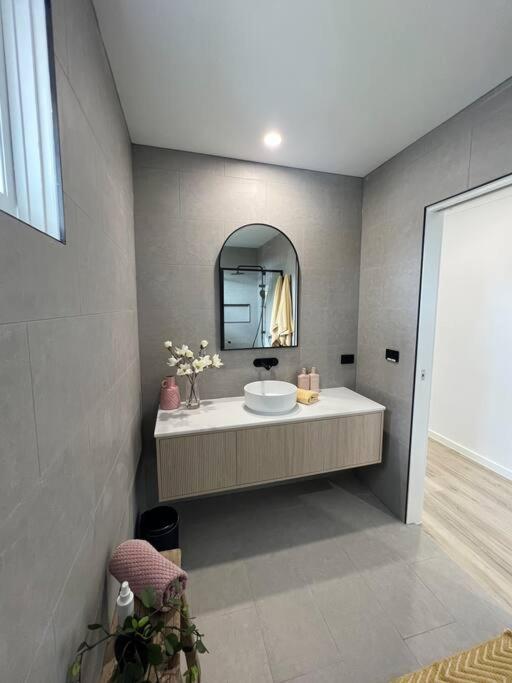 Pet friendly, Family home close to town