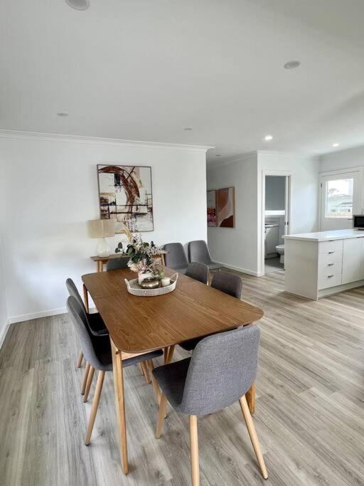 Pet friendly, Family home close to town