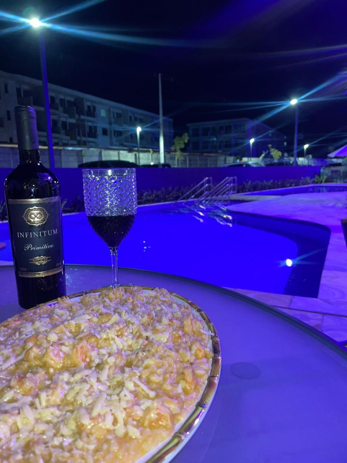 Flat ESTUDIO de LUXO - Praia de Muro Alto - Piscinas - Ideal para CASAIS, famílias com crianças - ap COMPLETO - AR COND, WI FI, NETFLIX, ESTACIONAMENTO - 4
