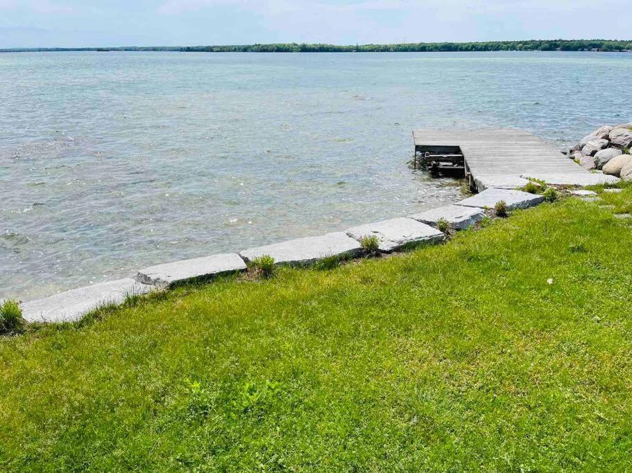SouthLake Cottage on The Lake.