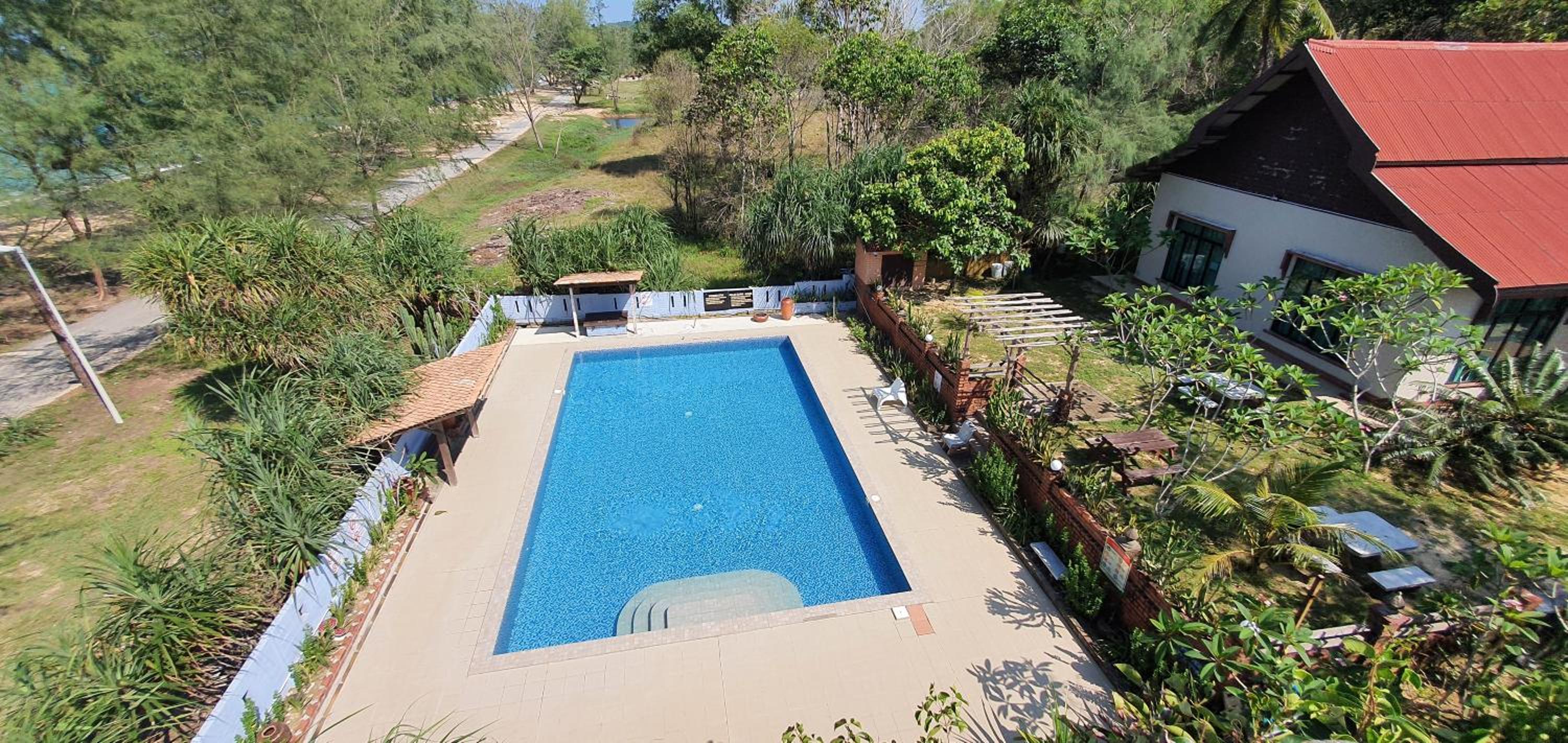 Pandan Laut Beach Resort photo 7
