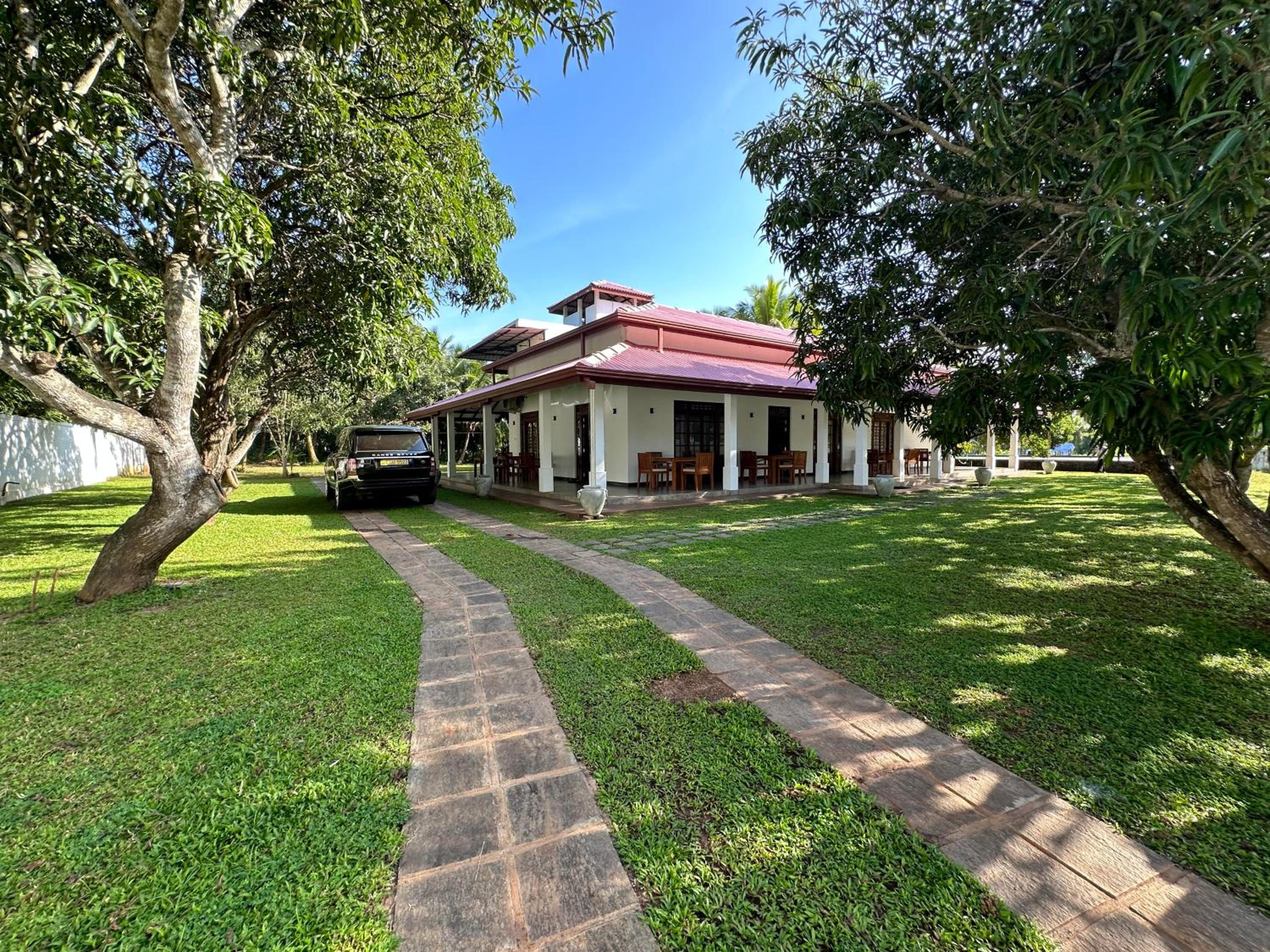 Hummingbird Leisure Villa-Anuradhapura