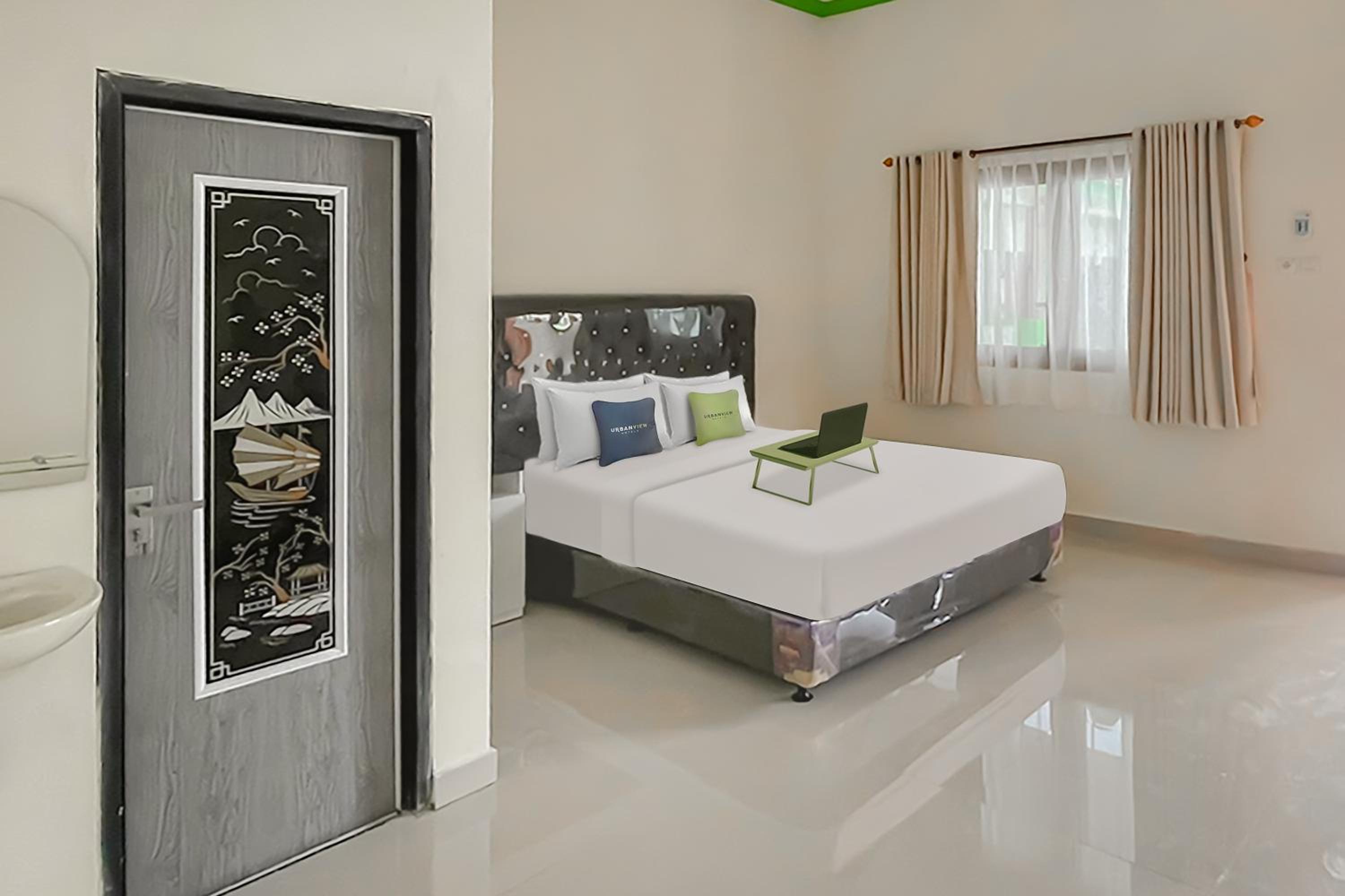 Urbanview Hotel Tirtamaya Jaya Indah Indramayu by RedDoorz view 2