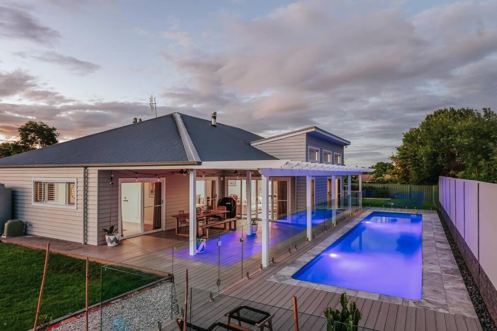 'Austin' Mudgee