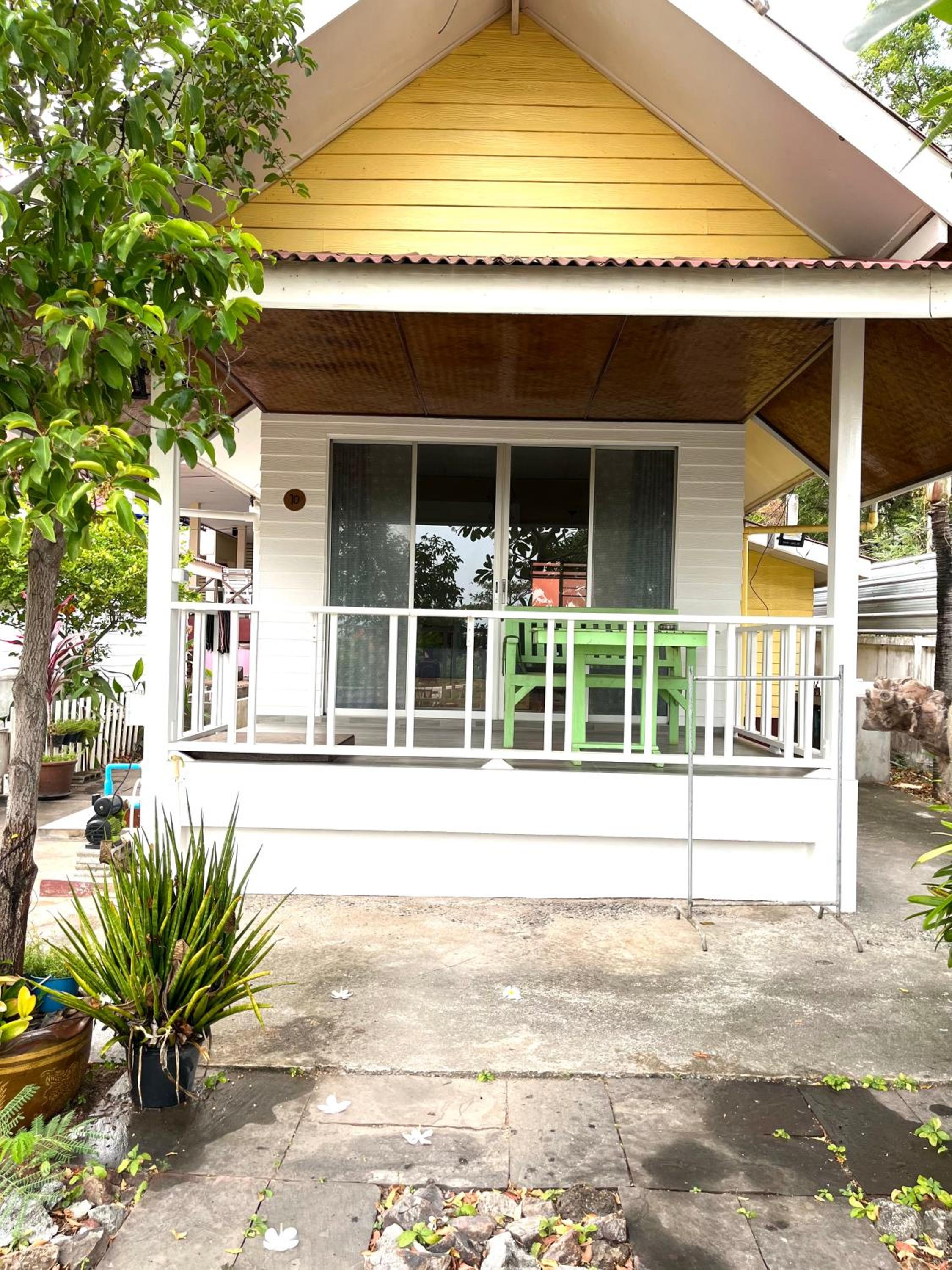 Insook Ko Larn Resort