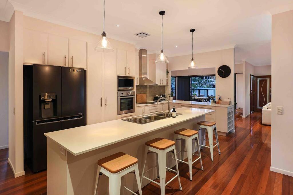 Luxury Holiday Home in Alex - Heated Pool - Pets Allowed