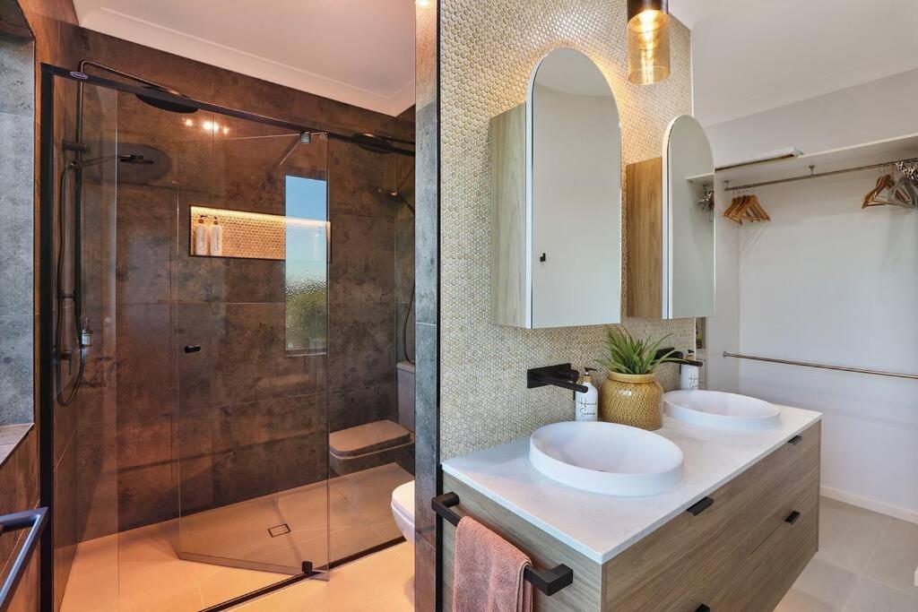 Luxury Holiday Home in Alex - Heated Pool - Pets Allowed