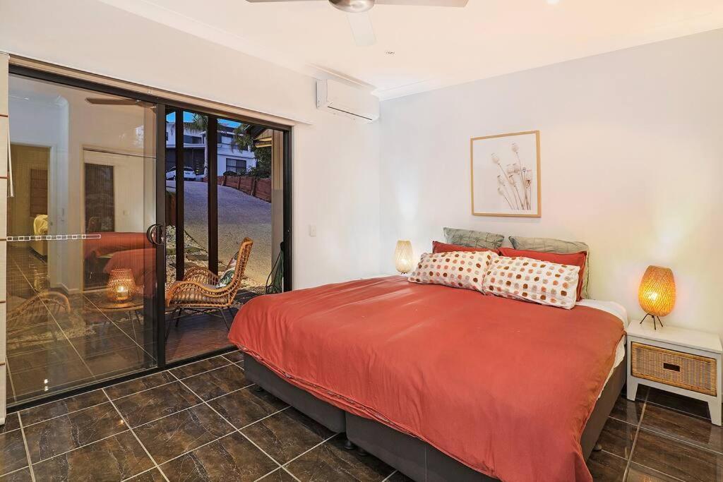 Luxury Holiday Home in Alex - Heated Pool - Pets Allowed