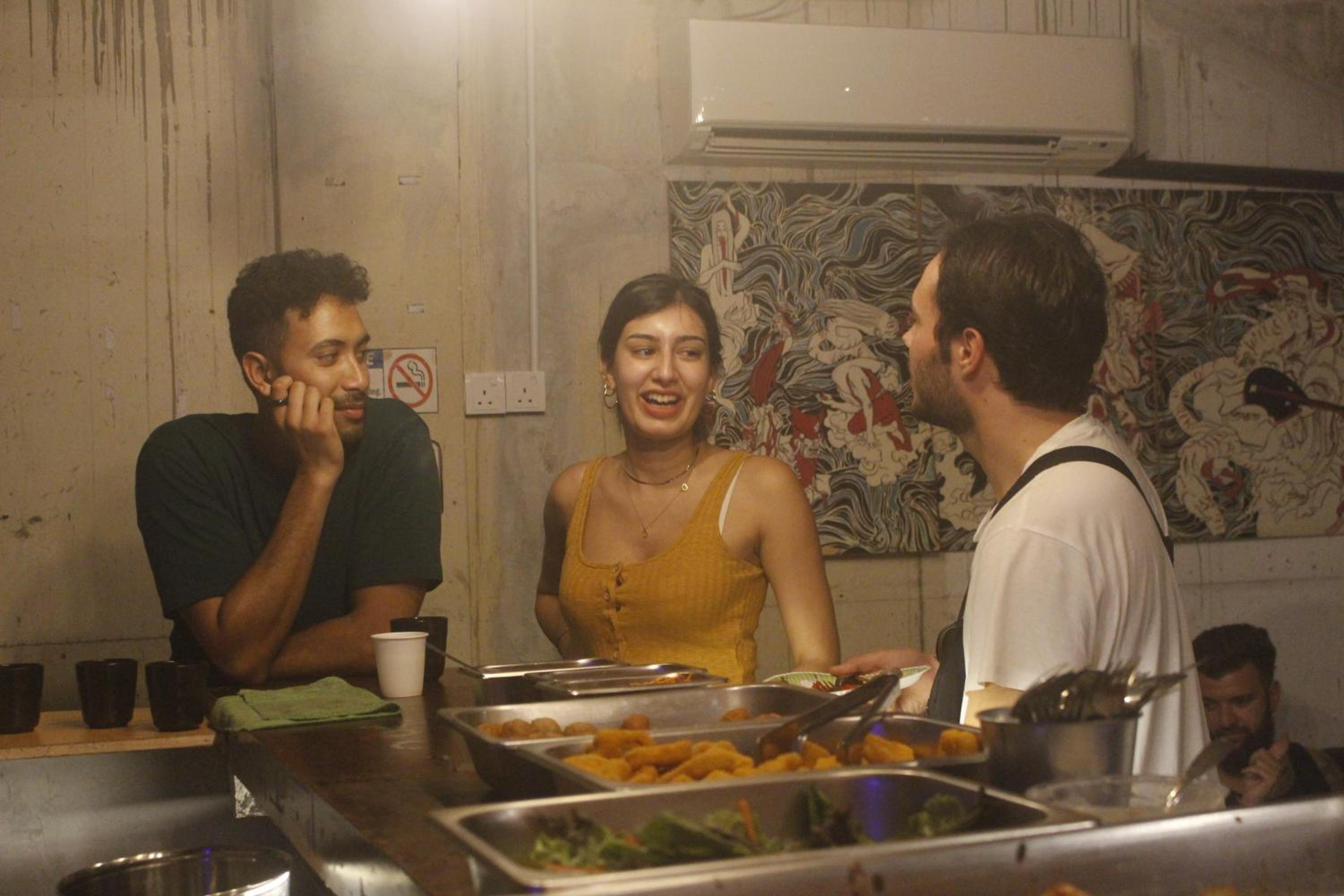 Chinatown Hostel by Mingle - Rooftop Private Jacuzzi with Bar