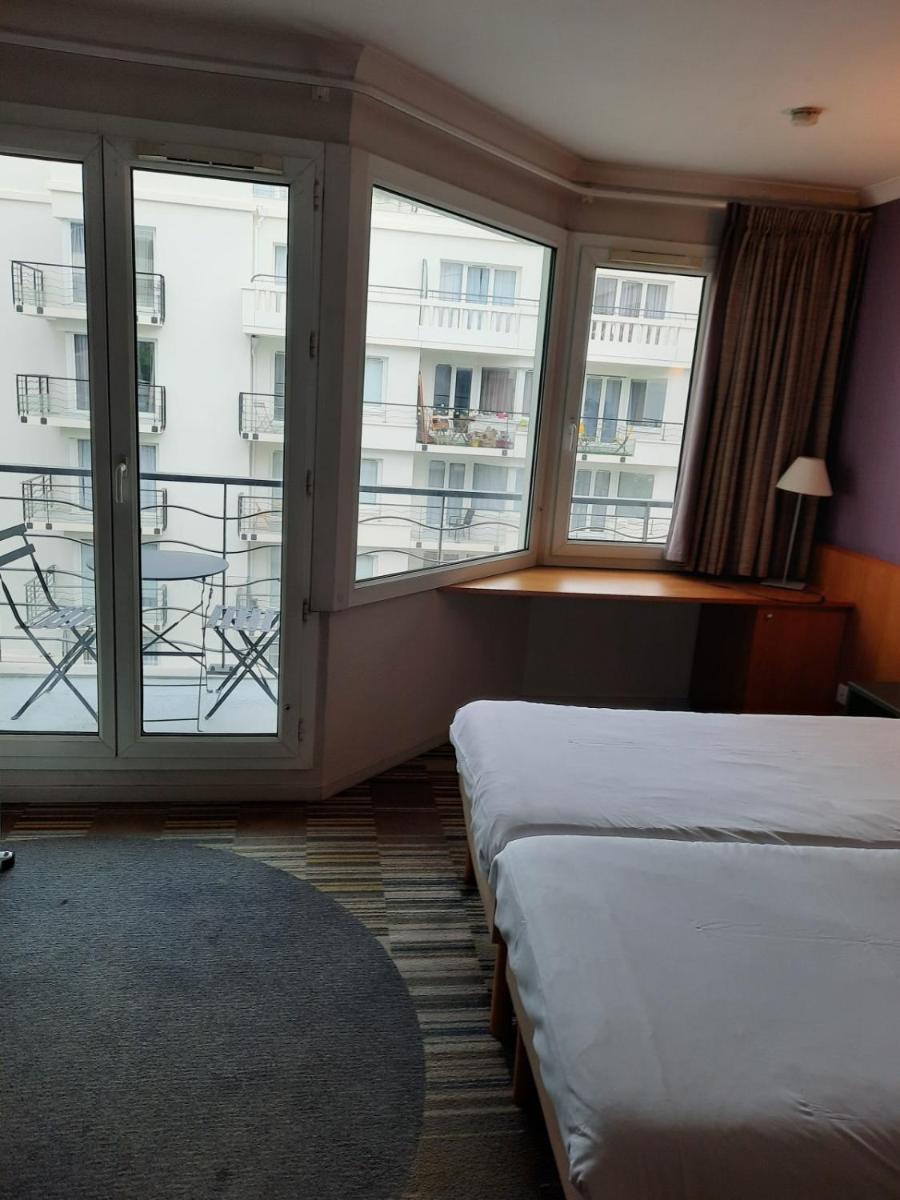 Studio With Balcony In Issy Les Moulineaux view 2