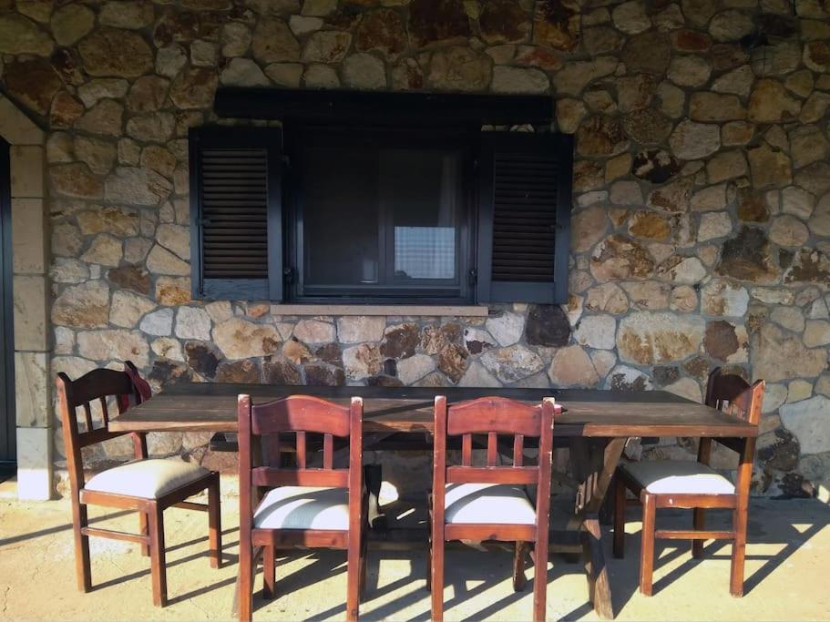 Spacious rustic country house with sea view view 5