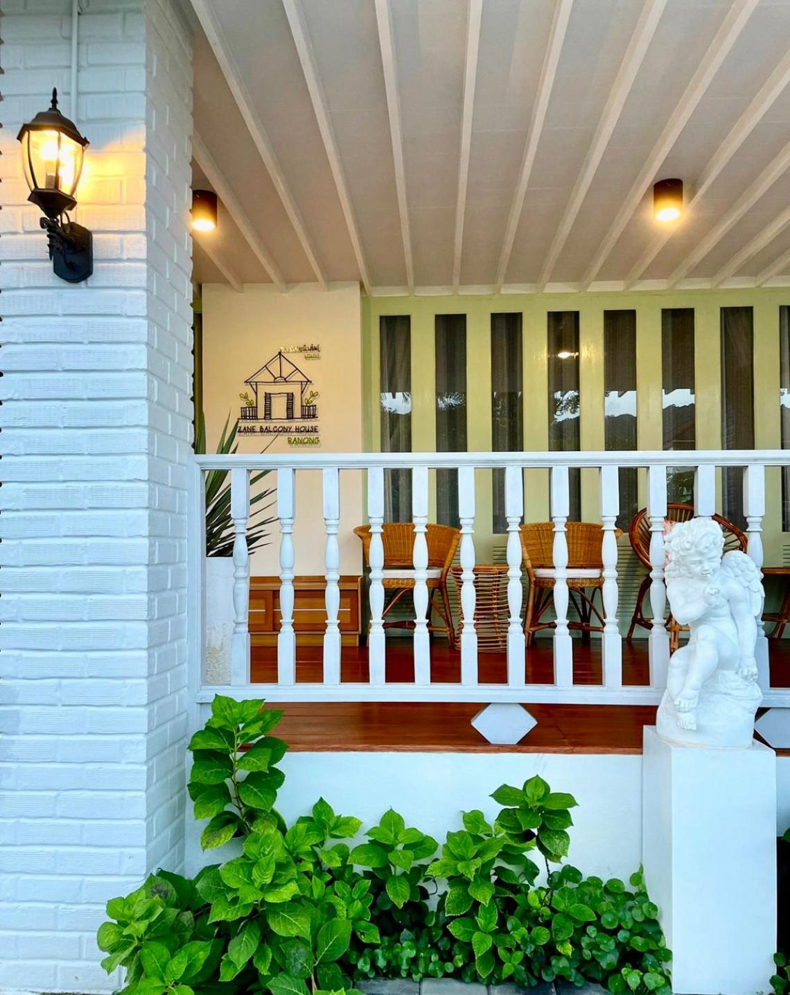balcony