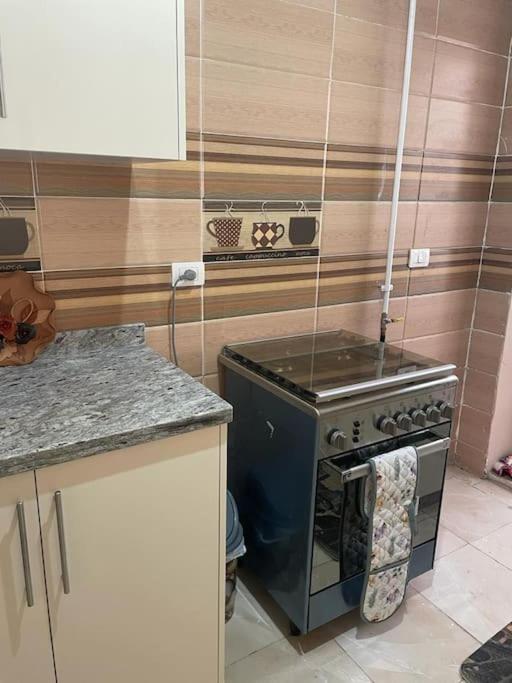 Lovely 3 bedroom ground floor flat. Private garden