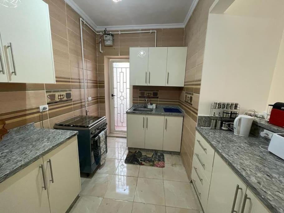 Lovely 3 bedroom ground floor flat. Private garden