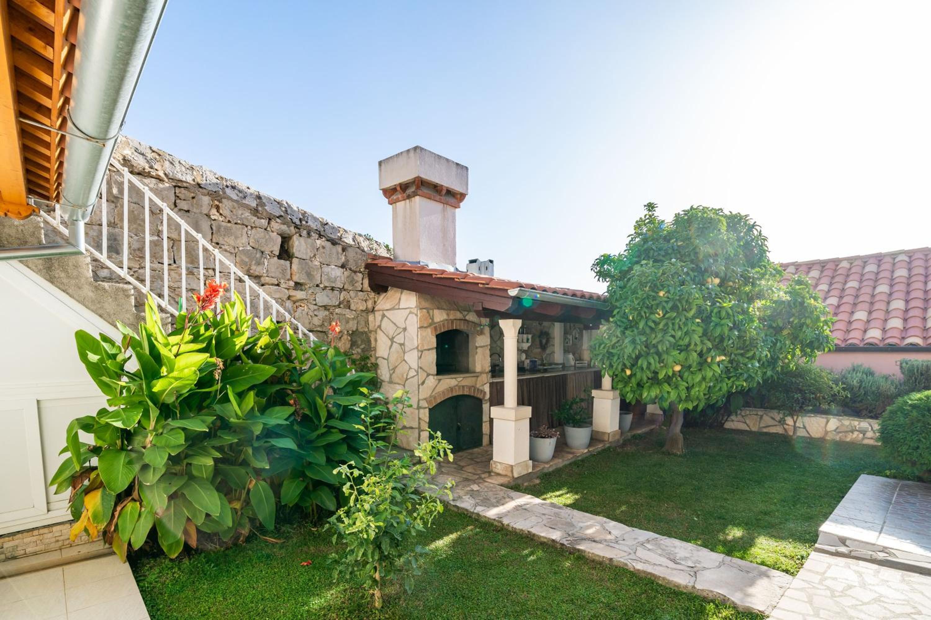 Villa Vista Old Town view 4