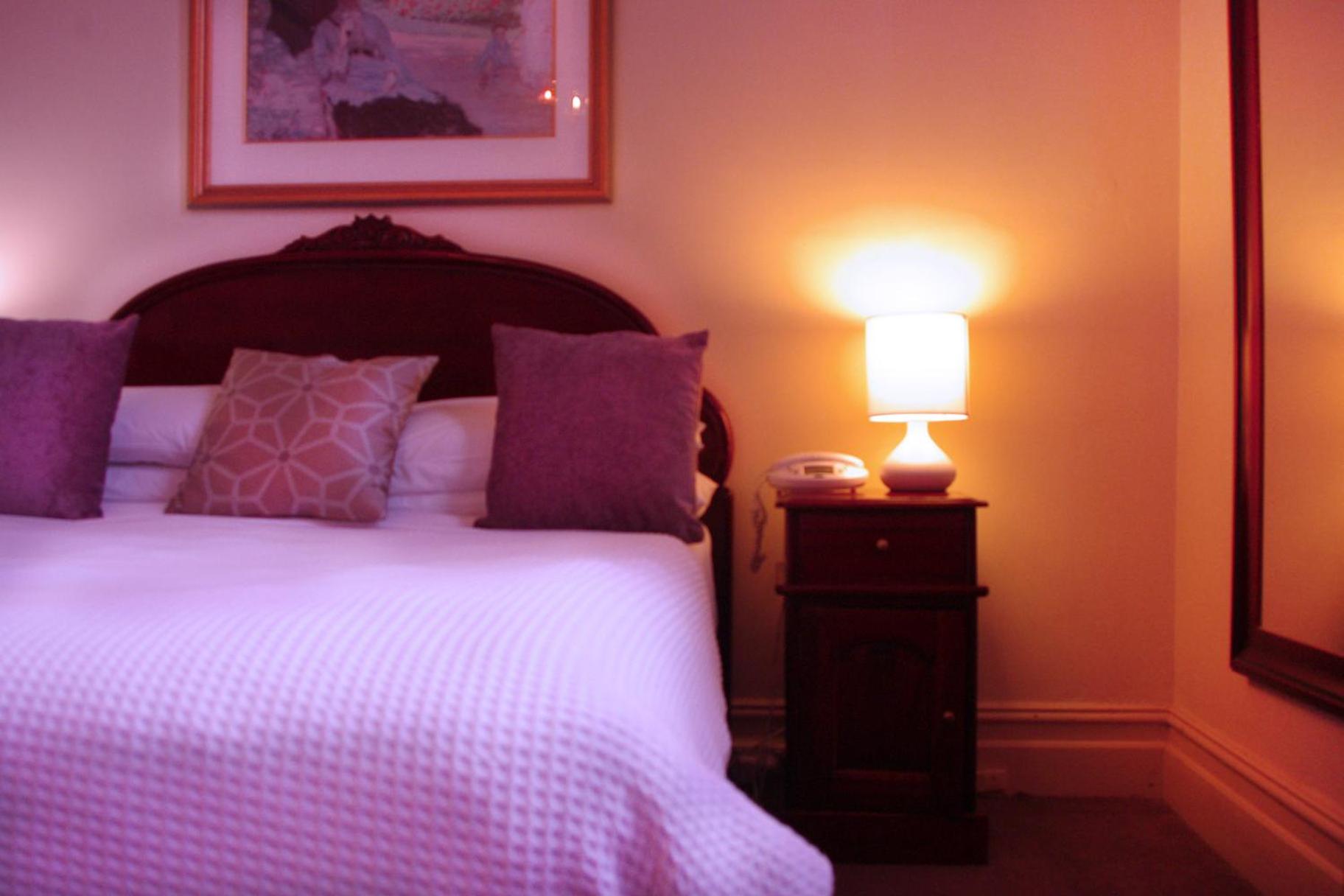 Bendigo Vacations - The Hotel Shamrock - Property Image 10