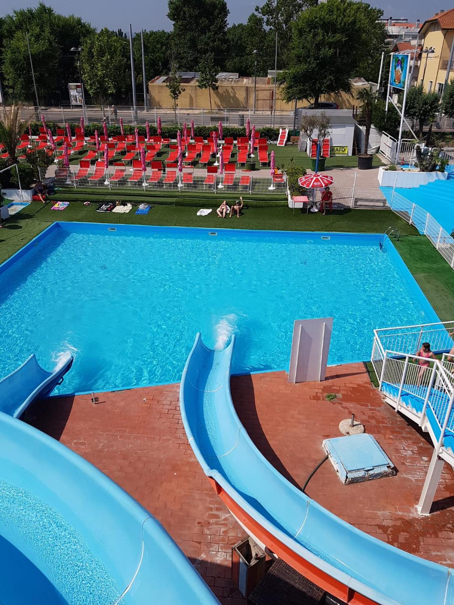 swimming pool