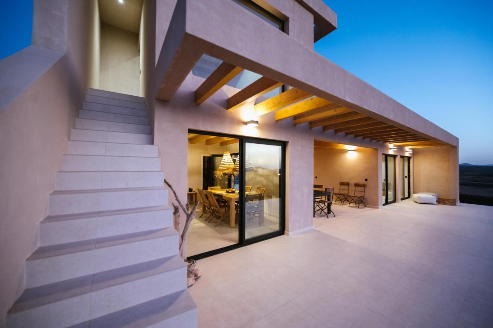Essea Living Tindaya with heated pool