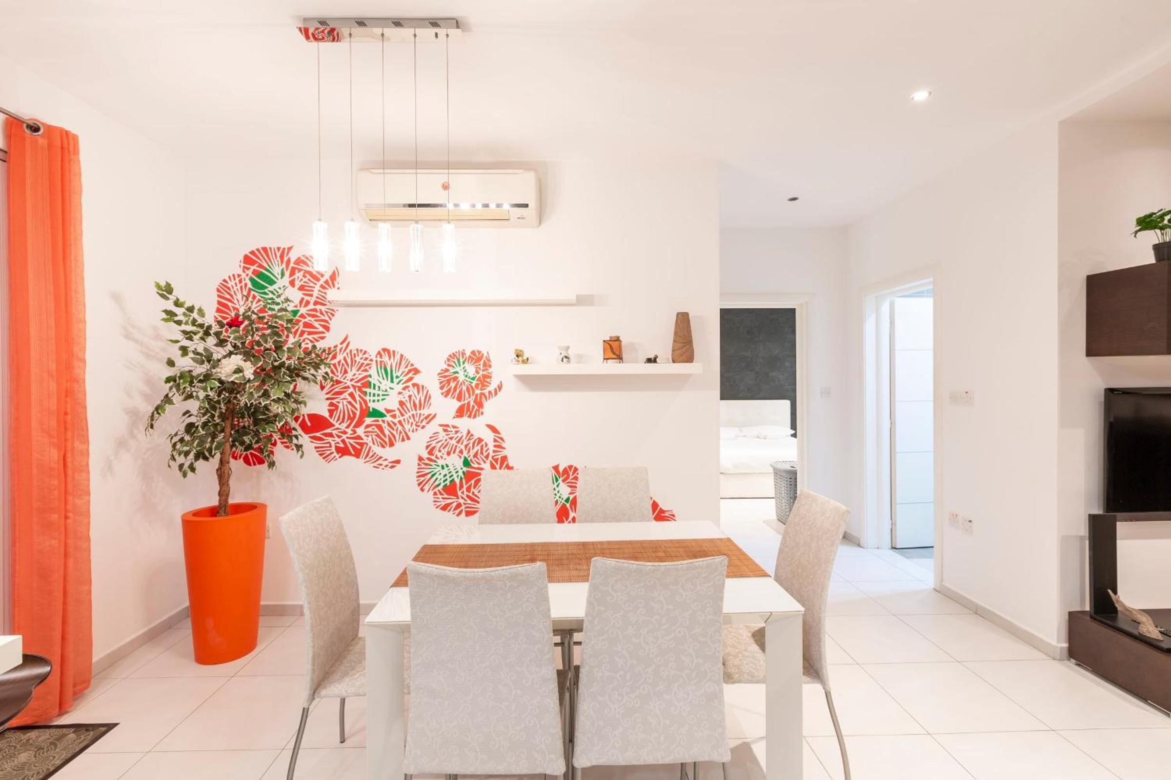 BLUEMARINE Suite-Hosted by Sweetstay — St Julian's