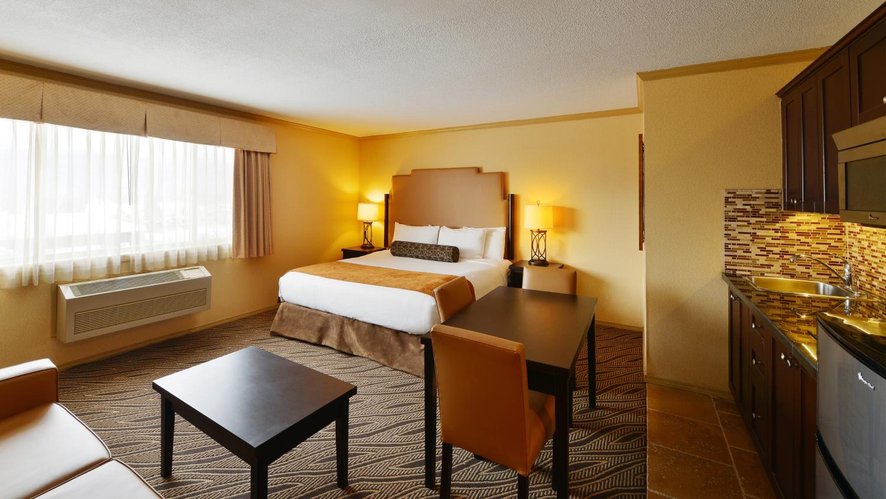 Golden Vacations - Prestige Inn Golden - Property Image 11