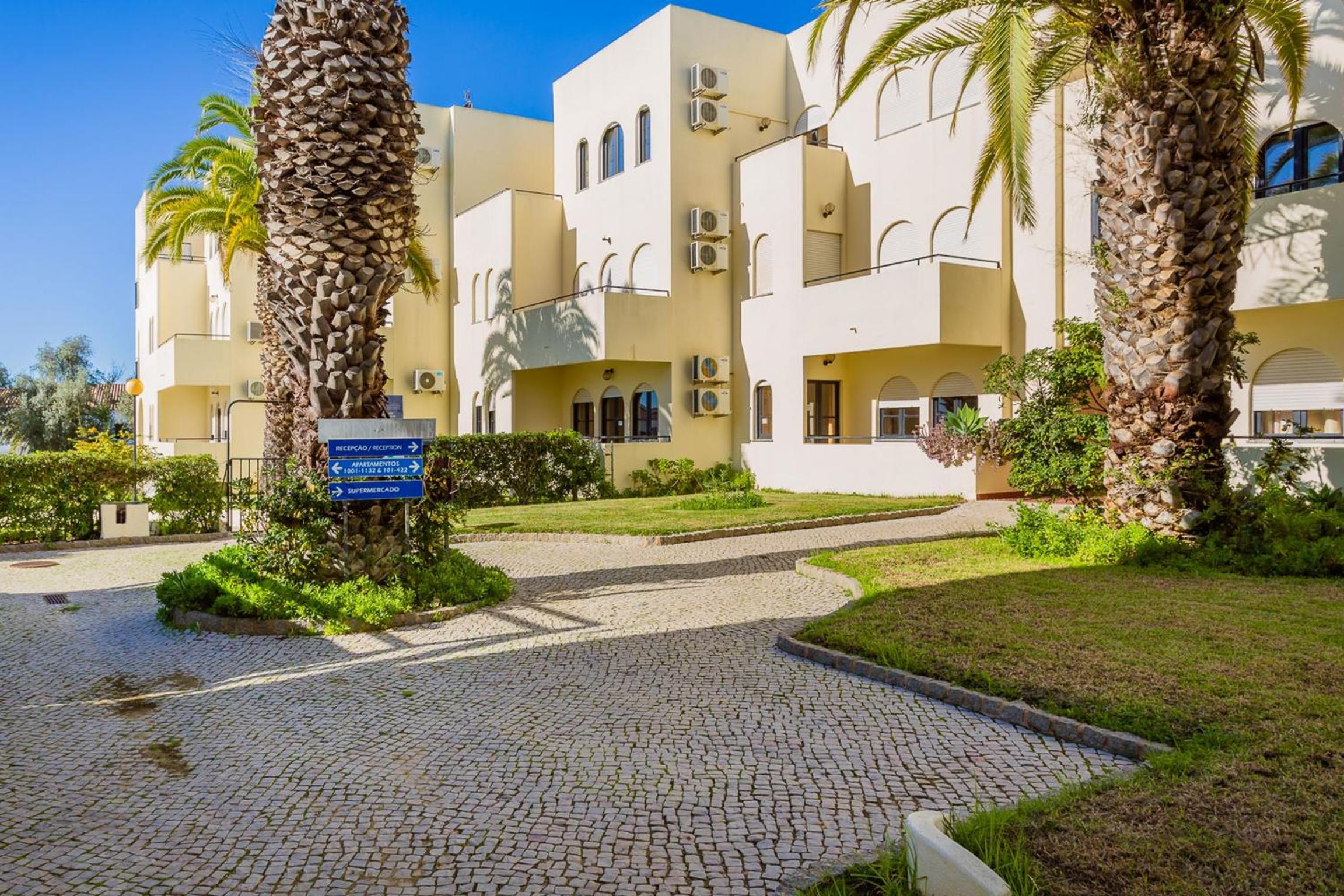 Quinta dos Arcos 2BR w/ AC & Pool by LovelyStay view 3