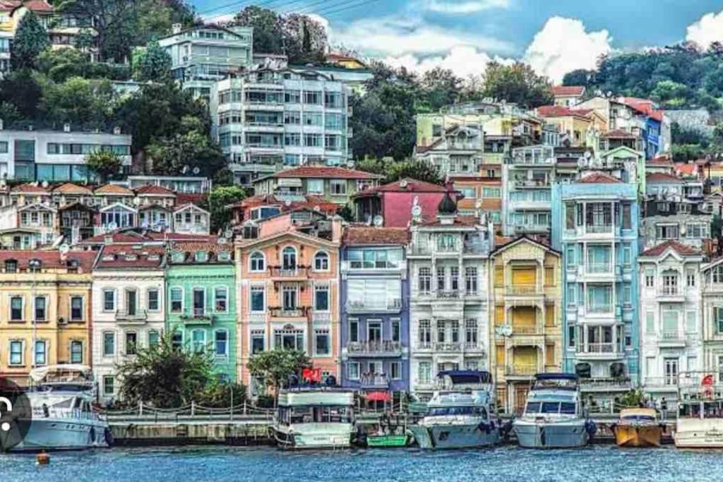 İstanbul Boğaz’ında, bahçeli, 5 katlı Villa-500m2