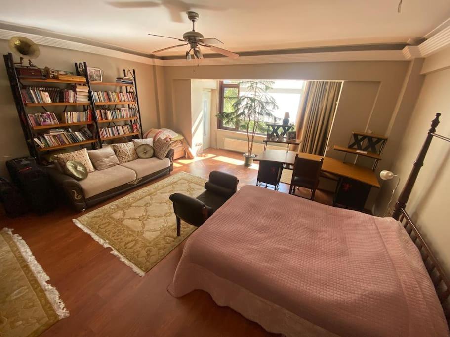 İstanbul Boğaz’ında, bahçeli, 5 katlı Villa-500m2