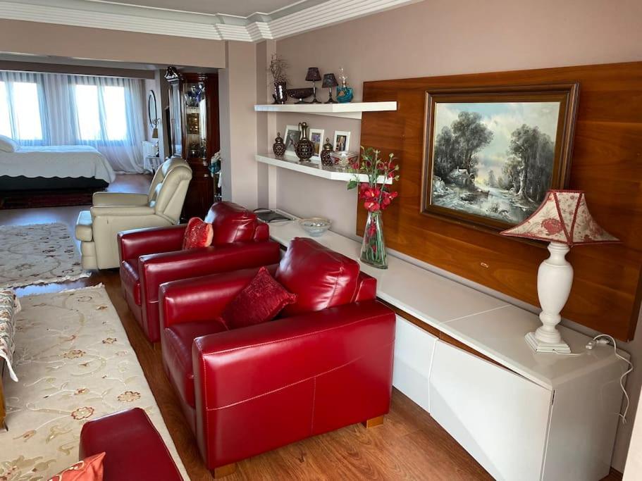 İstanbul Boğaz’ında, bahçeli, 5 katlı Villa-500m2