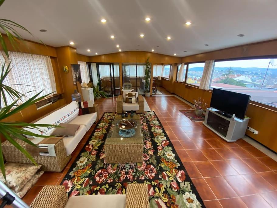 İstanbul Boğaz’ında, bahçeli, 5 katlı Villa-500m2