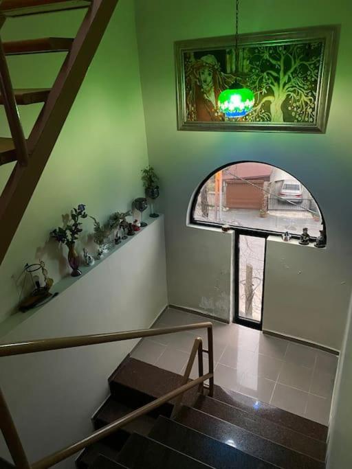 İstanbul Boğaz’ında, bahçeli, 5 katlı Villa-500m2