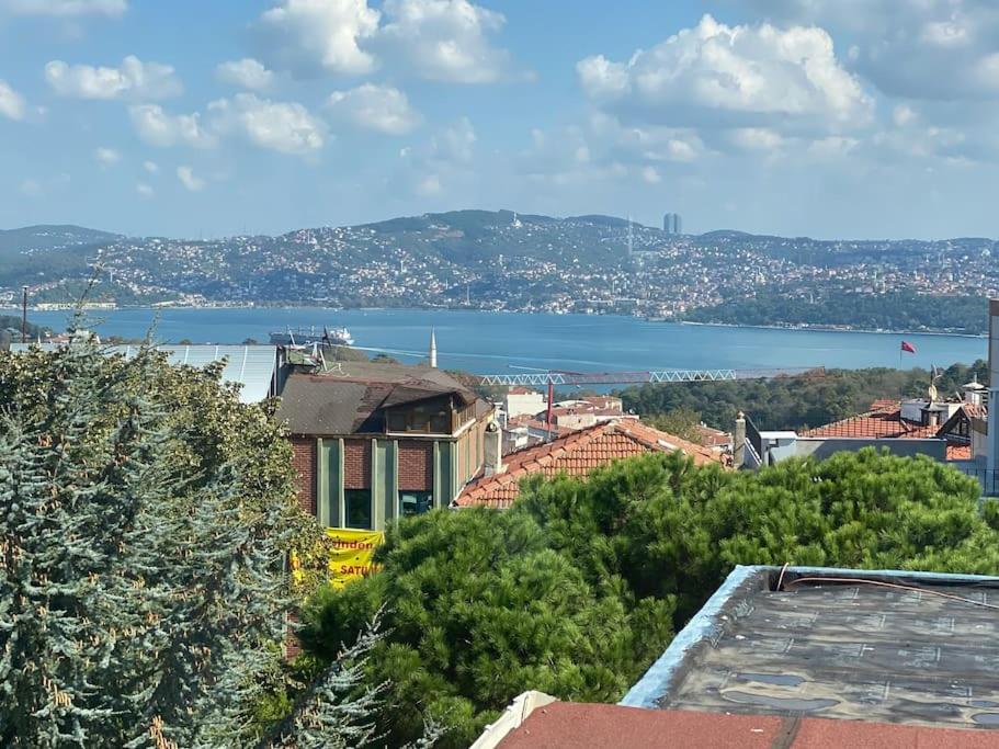 İstanbul Boğaz’ında, bahçeli, 5 katlı Villa-500m2