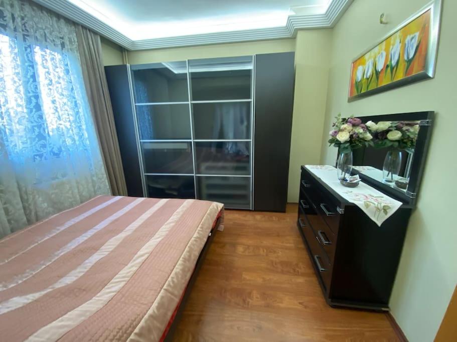 İstanbul Boğaz’ında, bahçeli, 5 katlı Villa-500m2