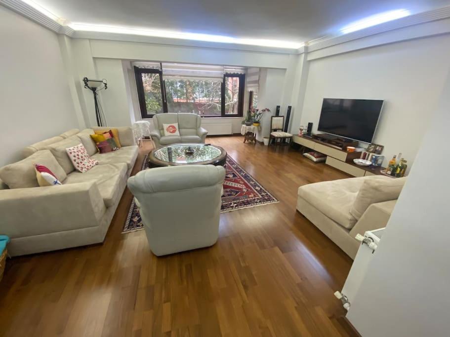 İstanbul Boğaz’ında, bahçeli, 5 katlı Villa-500m2