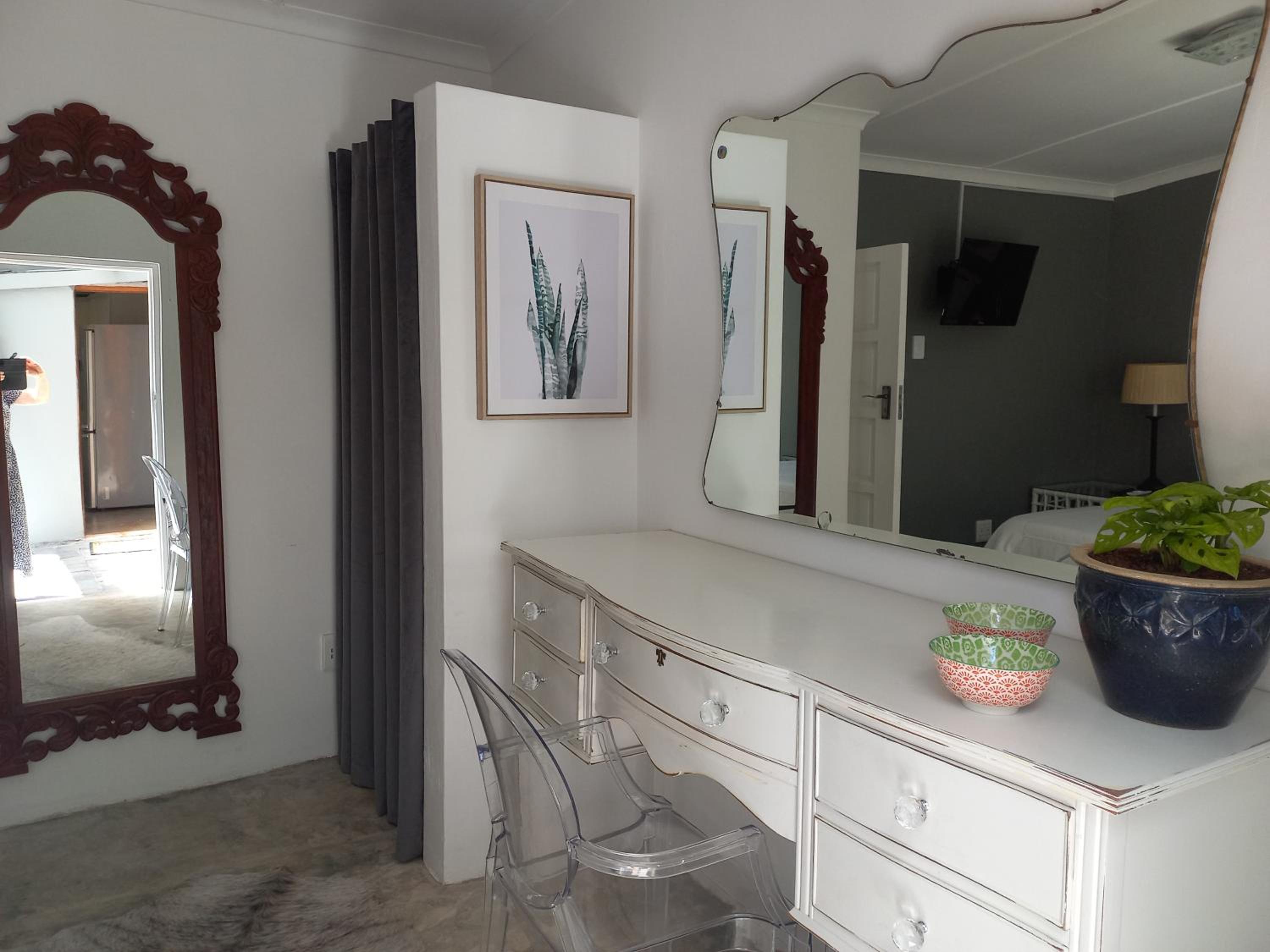 Bush Willow Suite - Villa Roc Guesthouse, Salt Rock Ballito, Pet Friendly view 3